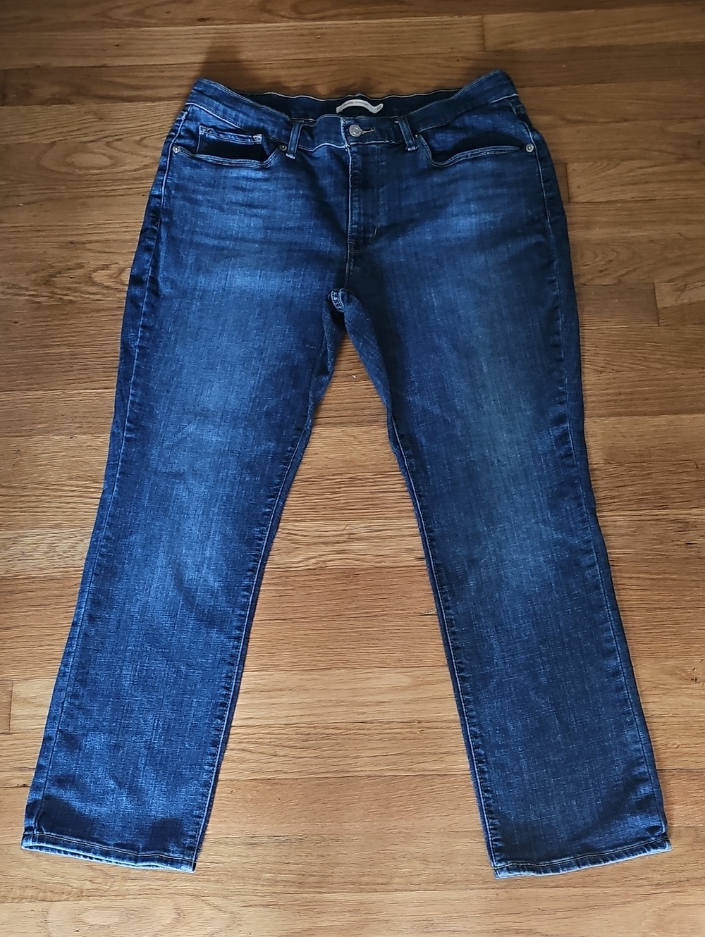 Levi's Classic Straight Jeans Womens Size 14 Short 32" Waist X 28" Inseam Length